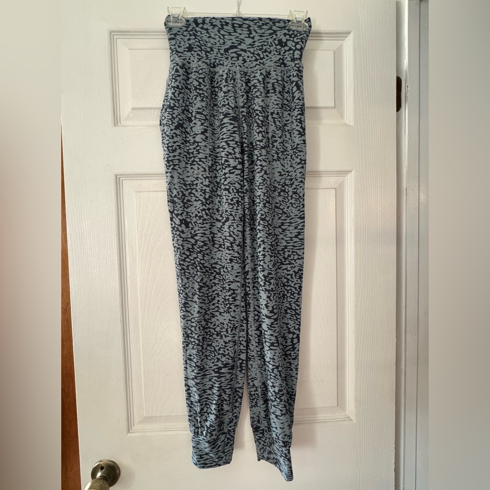 Athleta Camouflage Salutation Jogger Pants